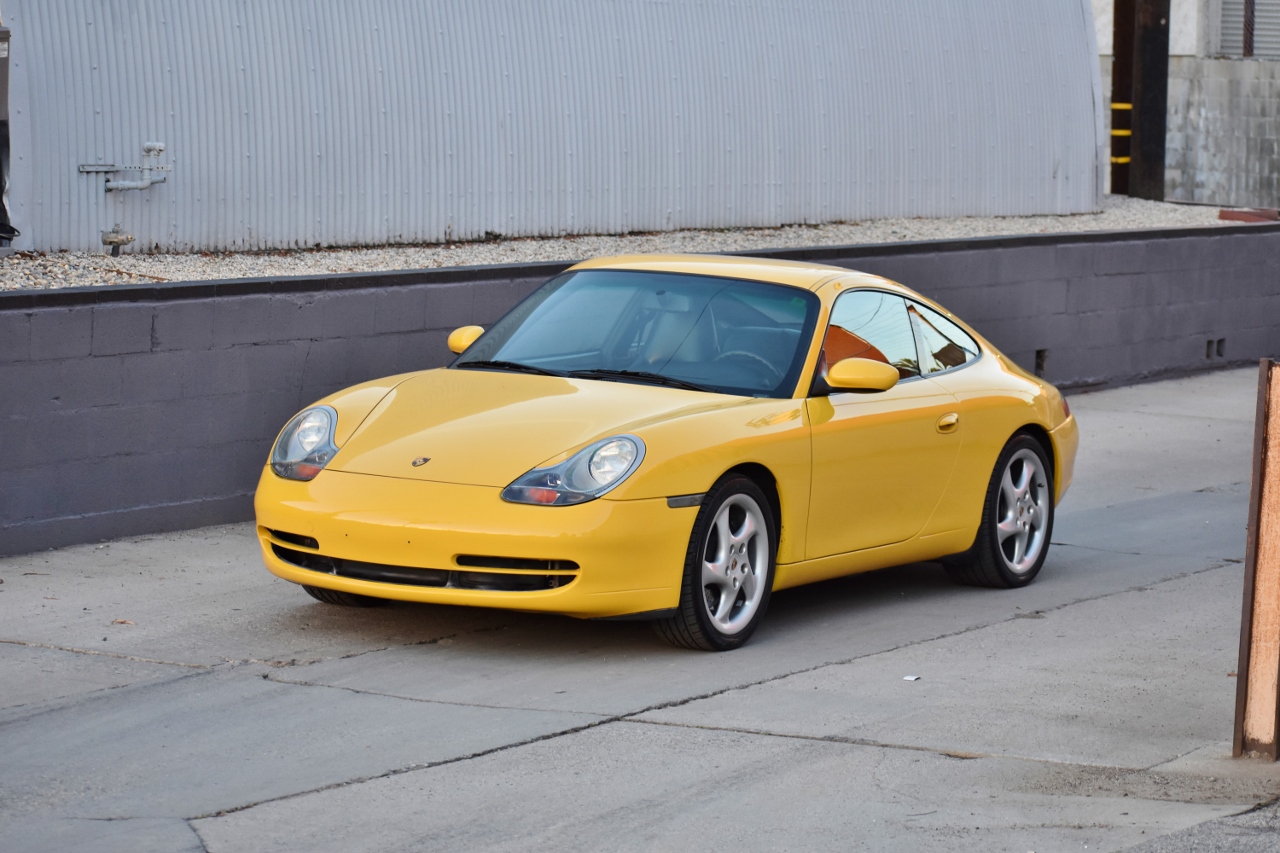 Porsche 996 Р¶РµР»С‚С‹Р№