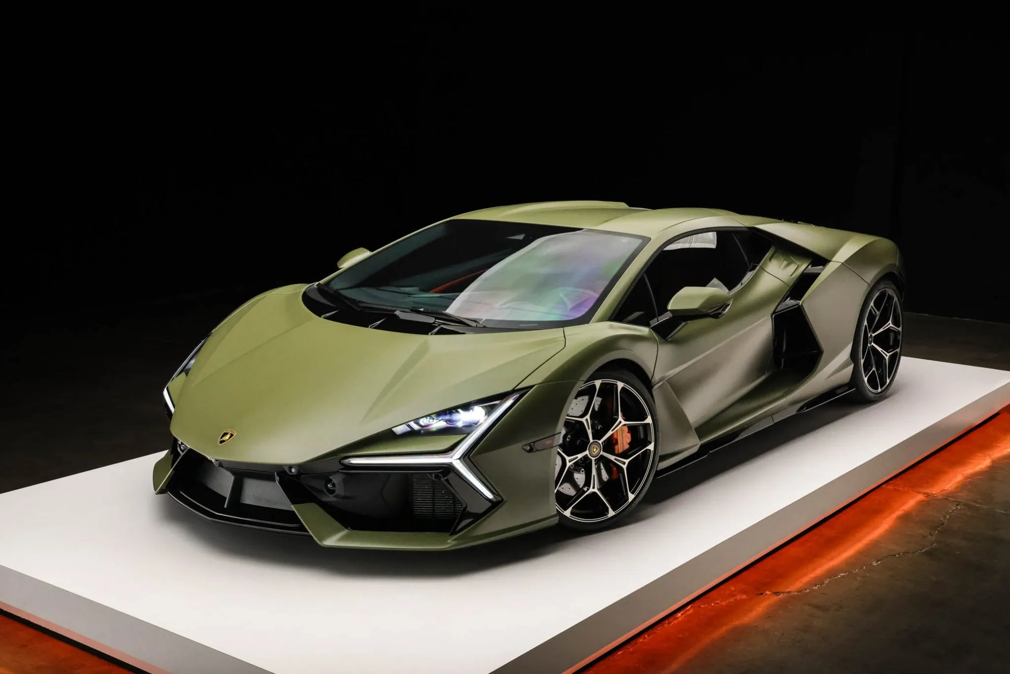 2024 Lamborghini Revuelto