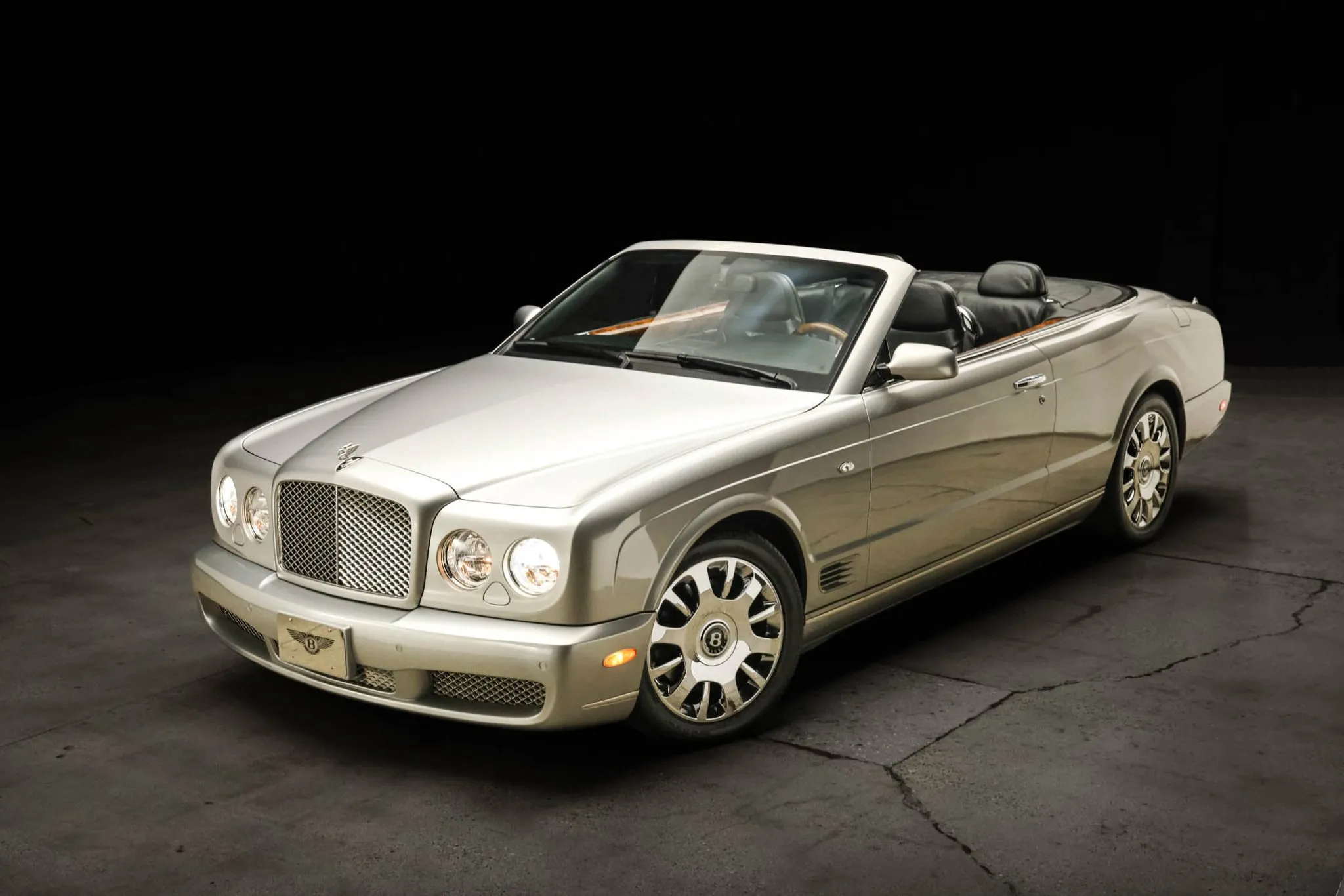 14k-Mile 2008 Bentley Azure